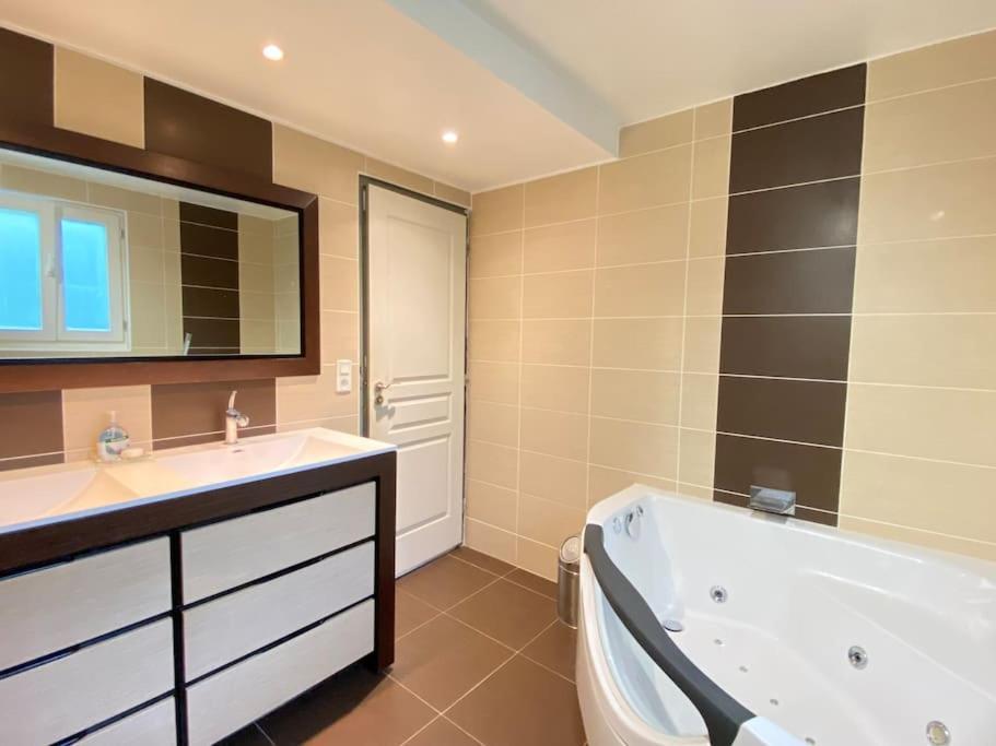 T4 De 90M2 Pour 6P. 3 Chambres. Jardin Partage. Wifi. Parking. コテレ エクステリア 写真
